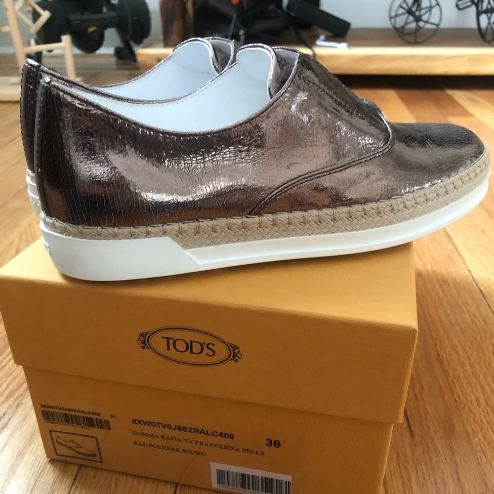 TODS SLIP ONS MADE IN ITALY